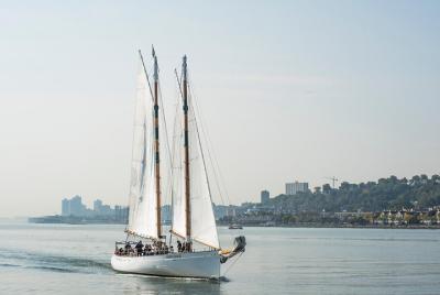 New York Fall Foliage Sail up the Hudson River New York Fall Foliage Sail up the Hudson River