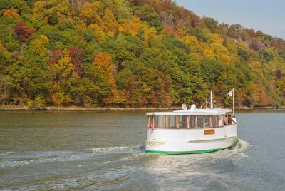 New York Fall Foliage Cruise up the Hudson River New York Fall Foliage Cruise up the Hudson River