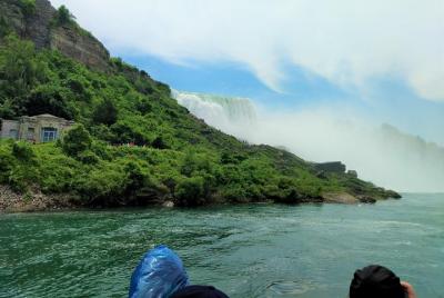 Niagara Falls in One Day: Deluxe Sightseeing Tour of American and Niagara Falls in One Day: Deluxe Sightseeing Tour of American and