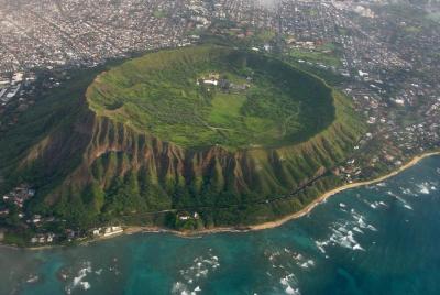 Shaxi Diamond Head Hiking and Waikiki Tour Shaxi Diamond Head Hiking and Waikiki Tour