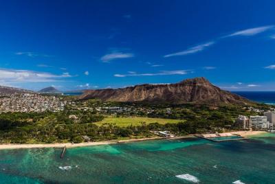 Kapolei: Diamond Head Scenic Helicopter Tour  Kapolei: Diamond Head Scenic Helicopter Tour