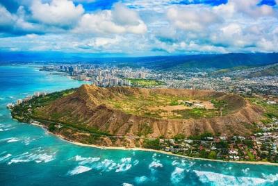 Arrival Private Transfer: Honolulu Airport HNL to Honolulu in Bus