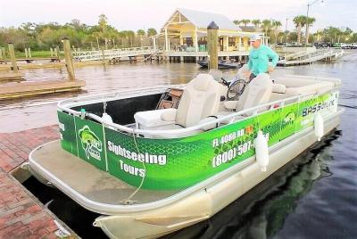 Private Pontoon Fishing Charter on Lake Tohopekaliga in Florida (4 or 6-Hours) Private Pontoon Fishing Charter on Lake Tohopekaliga in Florida (4 or 6-Hours)