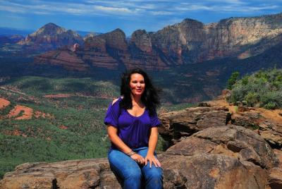 Sedona with Jerome and Montezuma Castle One-Day Van Tour Sedona with Jerome and Montezuma Castle One-Day Van Tour
