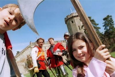 Warwick Castle, Oxford, Cotswolds, and Stratford-upon-Avon Custom