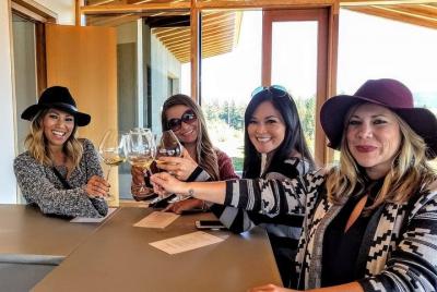 Private Oregon Wine Tour-Full Day Tour with Lunch