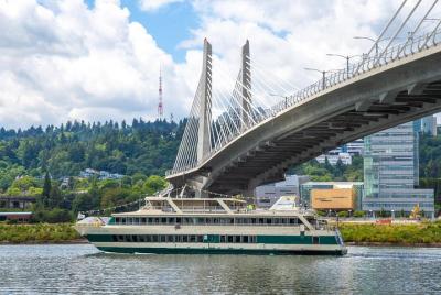 2-Hour Lunch Cruise Through Downtown Portland 2-Hour Lunch Cruise Through Downtown Portland