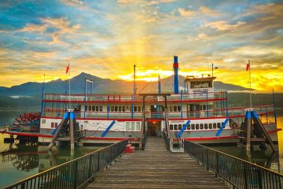2-Hour Columbia River Gorge Dinner Cruise 2-Hour Columbia River Gorge Dinner Cruise