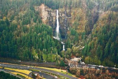 Private Air Tour of Multnomah Falls for 3 Private Air Tour of Multnomah Falls for 3