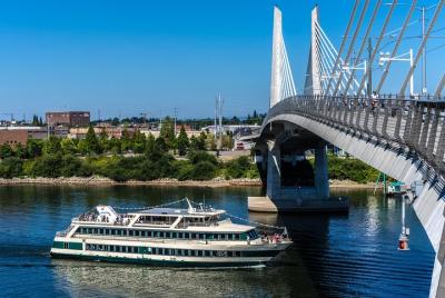 2-Hour Champagne Brunch Cruise Through Downtown Portland 2-Hour Champagne Brunch Cruise Through Downtown Portland
