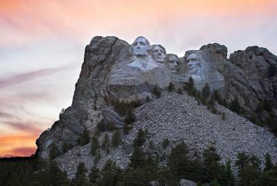 Southern Black Hills Parks & Monuments Tour - Mt Rushmore & more! (Small Group) Southern Black Hills Parks & Monuments Tour - Mt Rushmore & more! (Small Group)