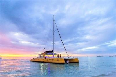 Catamaran Cruise & Negril Beach with Rick Catamaran Cruise & Negril Beach with Rick's Cafe
