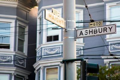 The Summer of Love at the Corner of Haight & Ashbury: A Counter C The Summer of Love at the Corner of Haight & Ashbury: A Counter C