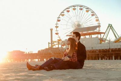 Santa Monica Photoshoots for Families, Couples and Travelers