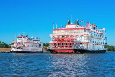 2-Hour Savannah Riverboat Dinner Cruise with Onboard Entertainment 2-Hour Savannah Riverboat Dinner Cruise with Onboard Entertainment