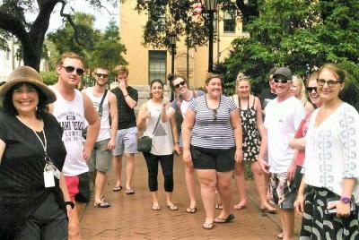 Savannah Stroll: Guided Sightseeing & History Walking Tour of Sav Savannah Stroll: Guided Sightseeing & History Walking Tour of Sav