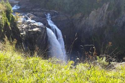 Private Scenic Mountains and Waterfalls Day Tour