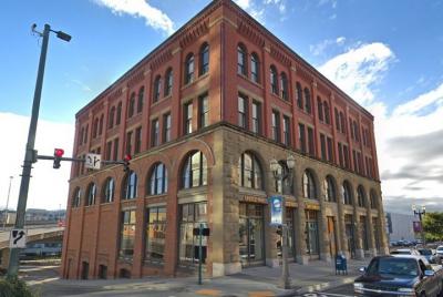 Tacoma Scavenger Hunt: Bright Lights, Big Glass