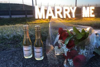 NYC Helicopter Proposal Tour with Photos and Champagne