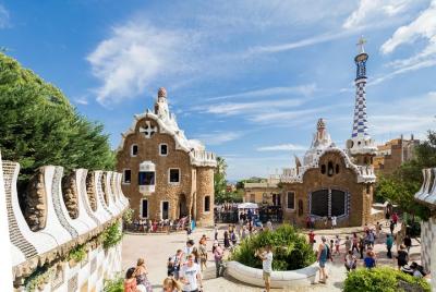 Park Güell Express Guided Tour with Skip-the-Line Access 