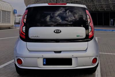 Krakow Airport Transfer by Electric Car Krakow Airport Transfer by Electric Car