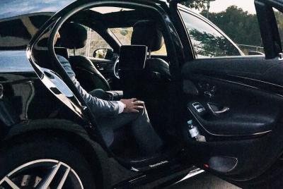 Arrival Private Transfer: Palm Beach Airport PBI to Palm Beach in Business Car Arrival Private Transfer: Palm Beach Airport PBI to Palm Beach in Business Car