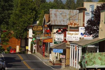 Historic Groveland Happy Hour Walking Tour