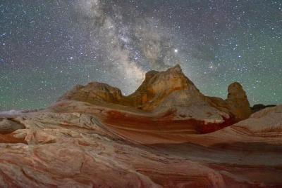 Hiking Kanab Visit and Photograph the famous White Pockets in Vermilion Cliffs