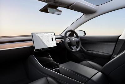 Adelaide Airport Departure Transfer in a Tesla Model3 EV Adelaide Airport Departure Transfer in a Tesla Model3 EV
