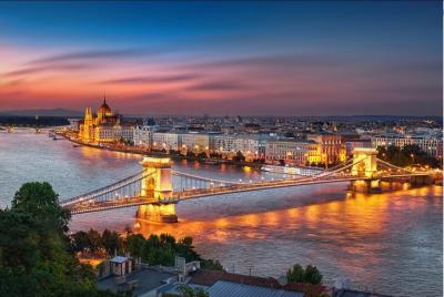 Professional Guides Walking Tours Day/Night (Select City Worldwid Professional Guides Walking Tours Day/Night (Select City Worldwid