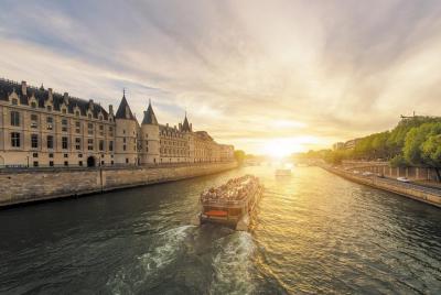 Bateaux Parisiens Seine River Sightseeing Cruise Bateaux Parisiens Seine River Sightseeing Cruise