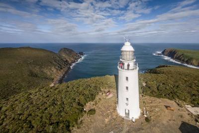 Bruny Island Day Tour, Includes Lunch and Exclusive Lighthouse To