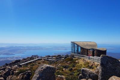 6-Day Tasmania Small-Group Guided Tour with Gourmet Food 6-Day Tasmania Small-Group Guided Tour with Gourmet Food