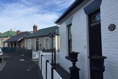 Walking Tour: Highlight Of Battery Point Walking Tour: Highlight Of Battery Point