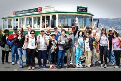Hobart Half-Day Sightseeing Coach Tram Tour Hobart Half-Day Sightseeing Coach Tram Tour
