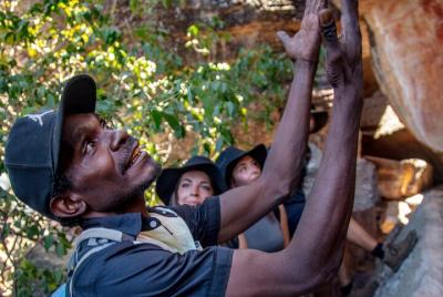 Arnhem Land Injalak Hill Full-Day Tour from Jabiru Arnhem Land Injalak Hill Full-Day Tour from Jabiru