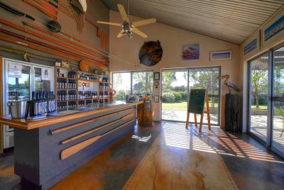 Kangaroo Island Half Day Food and Wine Trail Tour Kangaroo Island Half Day Food and Wine Trail Tour