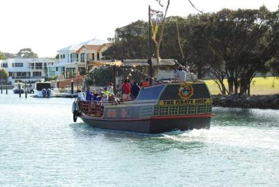 Pirate Ship Lunch Cruise (1.5hr)