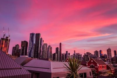 Private Airport Transfer: from Melbourne to Tullamarine Airport (