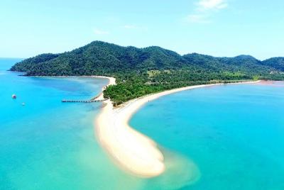 Dunk Island Round-Trip Water Taxi Transfer from Mission Beach Dunk Island Round-Trip Water Taxi Transfer from Mission Beach
