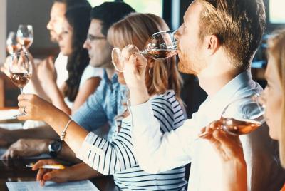 Full-Day Wine Tour in Auckland with 3-Course Lunch Full-Day Wine Tour in Auckland with 3-Course Lunch
