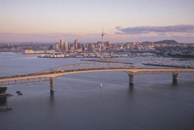 Auckland Shore Excursion: City Sightseeing Tour, Harbor Cruise an Auckland Shore Excursion: City Sightseeing Tour, Harbor Cruise an