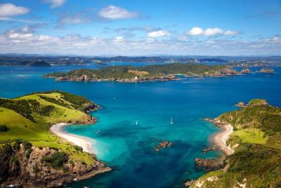 5-Day Bay of Islands, Waitomo Caves, Rotorua & Hobbiton Tour from 5-Day Bay of Islands, Waitomo Caves, Rotorua & Hobbiton Tour from