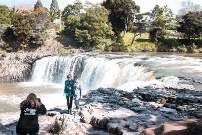 Full-Day Bay of Islands and Glow Worm Caves Small-Group Tour  Full-Day Bay of Islands and Glow Worm Caves Small-Group Tour