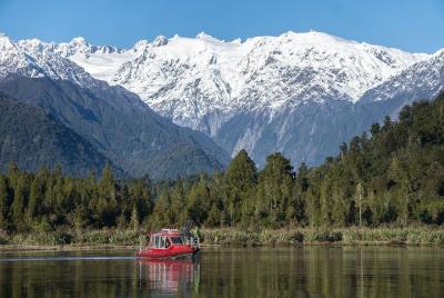 2-Hour Scenic Cruise in Lake Mapourika
