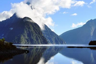 Premium Milford Sound and Te Anau Highlights 2 Days Small Group T