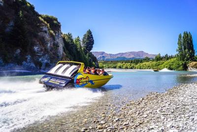 Queenstown 60-minute Jet Boat Ride on the Shotover & Kawarau Rive Queenstown 60-minute Jet Boat Ride on the Shotover & Kawarau Rive