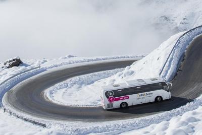 Ski Transfer To Remarkables Ski Area (Round Trip) Ski Transfer To Remarkables Ski Area (Round Trip)