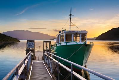 Waimangu Volcanic Valley with Boat Cruise Tour Waimangu Volcanic Valley with Boat Cruise Tour