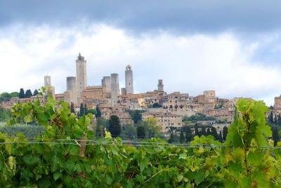 Private Siena to Florence Chianti and San Gimignano Transfer Tour Private Siena to Florence Chianti and San Gimignano Transfer Tour